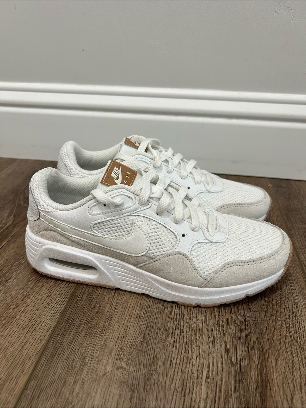 NEW Nike Women’s Air Max SC Sneakers in White and Beige- size 8